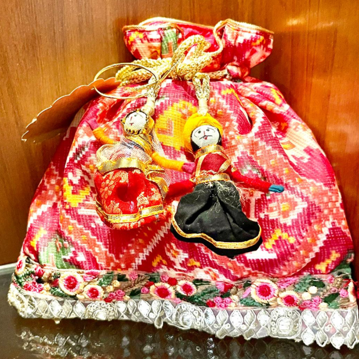 Crimson Potli