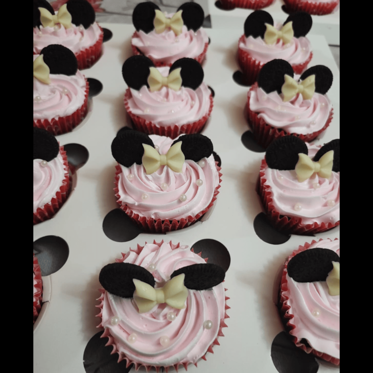 Minnie Magic Cupcakes