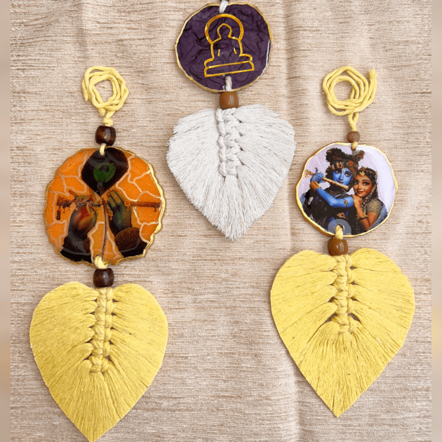 Resin Car Hanging With Macrame Leaf