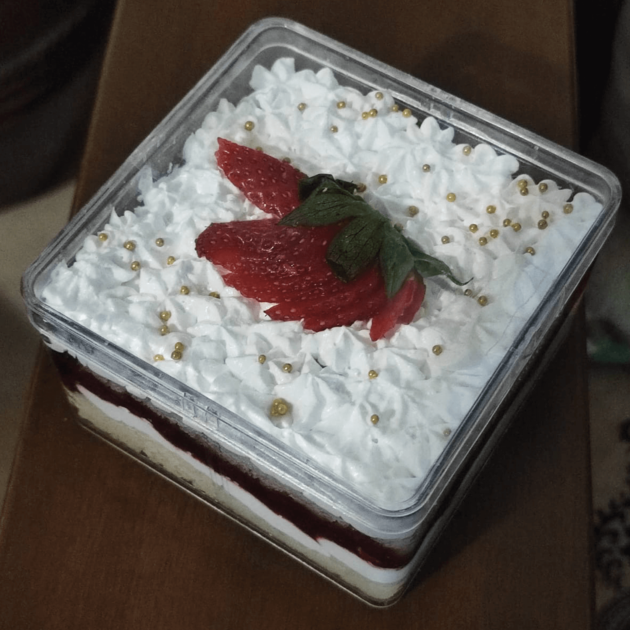 Strawberry Cloud Delight Tub